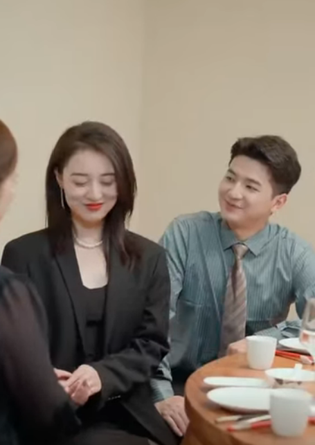 A0611005 心机女搭上凤凰男 竟然还羞辱小服务员 不料对方是总裁 当场把心机女公司搞倒闭 立夏有力 part2