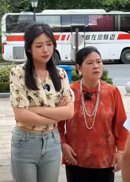 F0811004 相亲遇到奇葩母女 part2