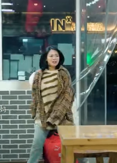 A0911001 开豪车请朋友吃饭 女友竟然是小摊贩 徐太正 part2