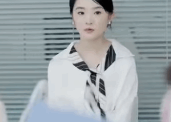 C0911005 伪装实习生进老弟公司 没想到弟弟女朋友这么嚣张跋扈 得知七总身份瞬间变脸 #打脸 #逆袭 part2