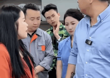 K0911002 老板的举动太令人震惊了 没想到人心竟然这么经不起测试 #短剧 #剧情 #正能量剧情 #搞笑 #正能量 #万万没想到 #反转 part2