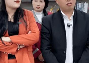 K1011005 老板面试人才 竟然这样做 内容太过于真实 #短剧 #剧情 #正能量剧情 #搞笑 #正能量 #万万没想到 #反转 #内容过于真实 part2