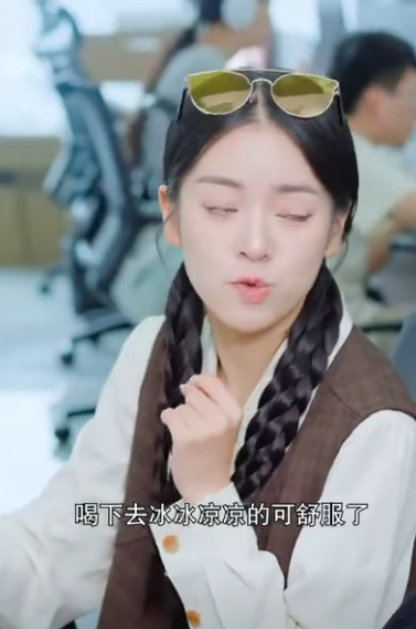 B1111001 灰姑娘流落街头 多亏好心人的帮助 灰姑娘成功逆袭女总裁 立夏有力 #立夏有力 part2