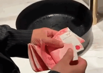 A0411002 朋友在心 真心朋友很难 饭桌见真知 #熱播短劇 #尊重 #正能量 #短劇 #感情 #短剧 part2