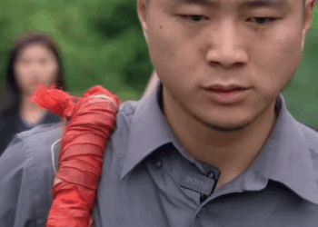 A1211003 富家千金愛上農村窮小子 直接把家產都給了窮小子 還要跟他表白結婚 言謹 你別走 part2