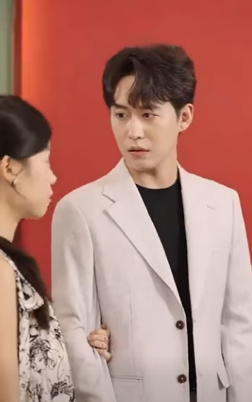 C1211005 小伙参加同学聚会被轮番羞辱 不料下一秒总裁女友出手相助 一句话让他们跪地求饶 陈七七 part2