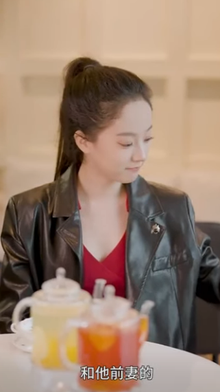 B1311002 男生找了櫃姐假扮女友 怎料被綠茶當眾羞辱 下一秒總裁出面霸氣護妻 part2