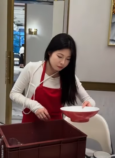 G1311002 这么多年的朋友 没想到你居然是这样的人 是我看错你了 以后别再来往了 #朋友 #短剧 #善良 #感情 #尊重 #正能量 part2