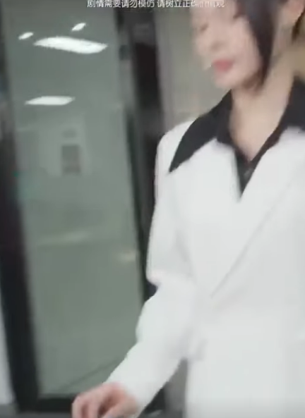 E1411002 富家小姐参加前任的婚礼 竟被渣男当场羞辱 霸总挺身实力护妻 帅爆了 魔女月野 part2