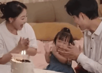 A0611001 美貌寶媽遭遇職場霸凌 好心人出手相助 最後一幕太暖心了 part2