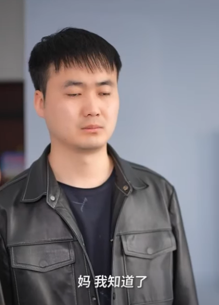 K1611005 兒子以為窮媽來要醫藥費 把不值錢的土特產全倒了 沒想到裡面全是錢 婆婆也是妈 part2