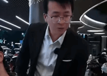 A0611004 亲疏有别 安分守己 摆正身份 这才是成年人交流的方式 #正能量 #熱播短劇 #情感 #剧情 #万万没想到 #爱情 part2