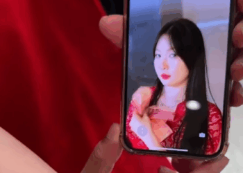 G1811003 虚情假意 犹如薄雾轻烟 看似美丽 却难掩其虚无本质 感叹人间真情难觅 只盼真心待人 换得一片真诚 part2