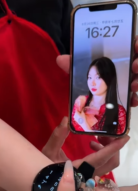 G1811003 虚情假意 犹如薄雾轻烟 看似美丽 却难掩其虚无本质 感叹人间真情难觅 只盼真心待人 换得一片真诚 part2