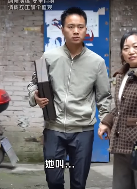 A1911004 富有老闆深愛青梅竹馬卻再沒見過她 為此守身如玉 沒想到大舅媽竟找到她讓有情人終成眷屬 #短劇 #情感 #爱情 #青梅竹马 part2