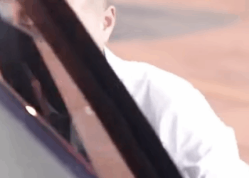 A2011002 窮小夥面試途中扶了下即將跌倒的美女 沒想到竟因此得到一份高薪工作 從此走上人生巔峰 part2