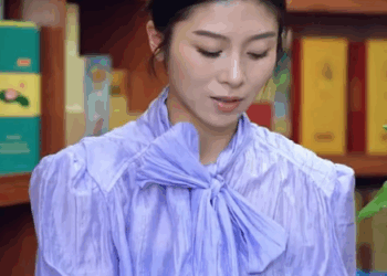 A2011005 窮小夥和白富美日久生情 可窮小子沒多久就要離開這裡回家 幾年後逆襲成老闆回來找白富美 言謹 你別走 #剧情 #情感 #爱情 part2