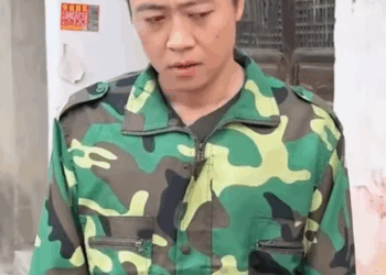 D1911001 工地干活的瘸腿小伙 竟是老板找寻多年的恩人 结果万万没想到 #正能量剧情 #正能量 #万万没想到 #剧情 #情感 #感恩 #爱情 part2