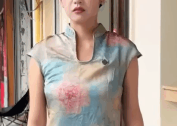 D1911003 工地小伙去面馆吃面却不给钱 结果让人万万没想到 #剧情 #正能量剧情 #正能量 #万万没想到 #搞笑 #情感 #弘扬正能量 part2