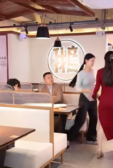 F1911003 女人一生的身份有很多 是女儿 是妻子 是妈妈 更重要的不要忘记是自己 #女人 #短剧 #情感 #剧情 #makeupchallenge #love #funny #婚姻 part2