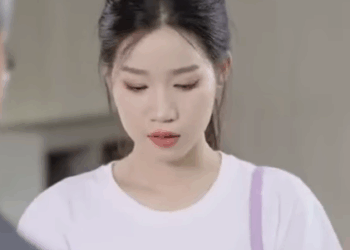 C2111001 七七好心救保洁大爷 不料被昔日好友嘲讽刁难 大爷隐藏身份曝光惊呆众人 陈七七 part2