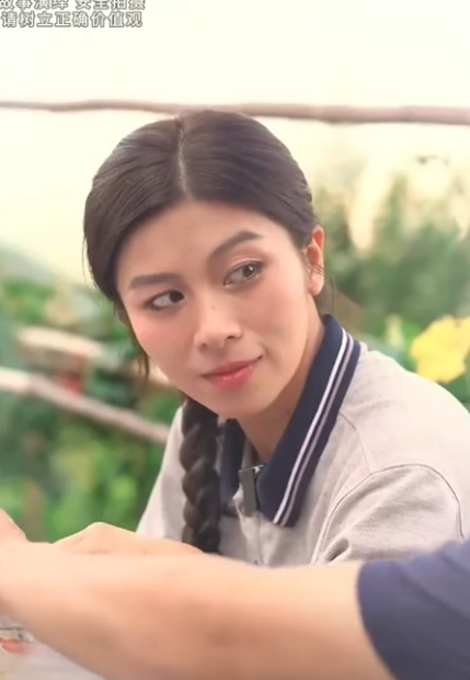 D2111005 哥哥為照顧癱瘓弟弟放棄上大學在老家擺攤賣水果 被昔日美女同學撞見甘願資助他愛他 #情感 #正能量 #爱情 #亲情 part2