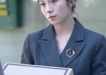 D2111003 乞丐為了給孩子治病撿垃圾賺錢 善良總裁看到後將公司的紙殼子全送給他 沒想到這一善舉竟在日後為她省下500萬 #情感 #正能量剧情 #反轉 #感情 part2