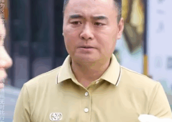 E2211005 爱是兜底是撑腰 而不是跟外人站在一起贬低妻子 #爱情 #夫妻 #家庭 #女人 #makeupchallenge #love #funny #万万没想到 #反转 part2