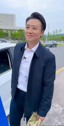 A2411001 父母给的那叫背景 靠自己打拼出来的那才叫江山 #剧情 #情感 #短剧 #正能量 #感恩 part2