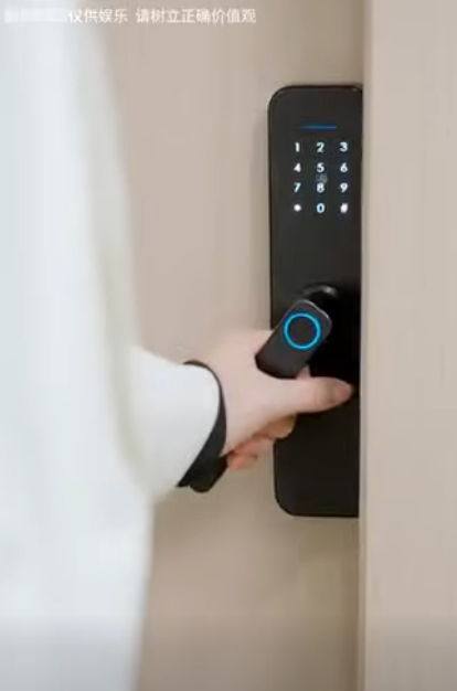 B2411004 以為遇上高情商銷售 沒想到卻遇上 敲詐 那就該讓她嚐嚐後果 part2