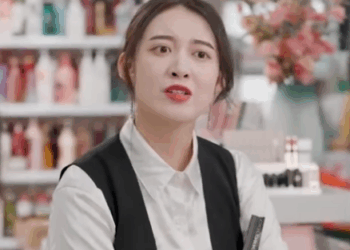 B2411005 灰姑娘被服务员看不起 不料亮出真实身份 服务员哭着求原谅 立夏有力 #林动动 part2