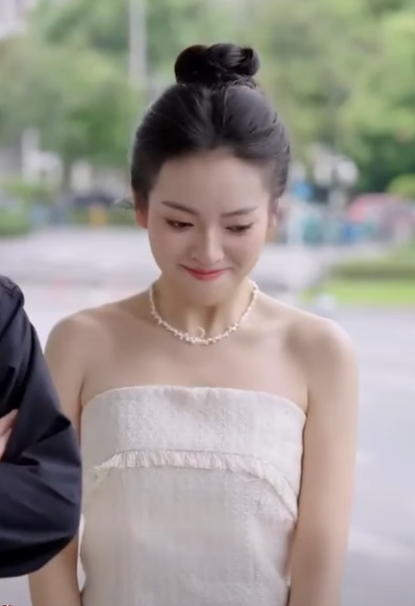 B2511004 女孩找假男友参加前任订婚宴 却被当众羞辱 没想到假男友竟然是总裁当场帮她报仇 立夏有力 part2