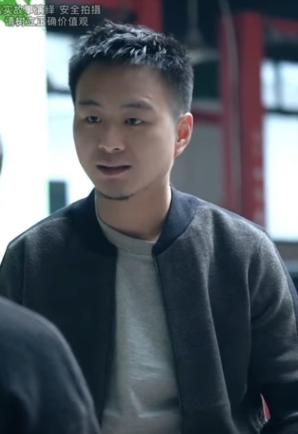 D2311005 如果不是當初踩了你的泡麵 十年後我就不會遇見你 已經過了十年我們還能在一起嗎 言謹 你別走 part2