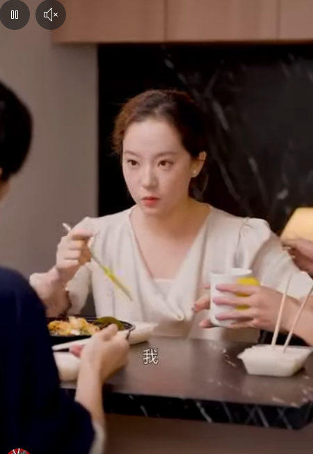 A0611002 黑心老闆宰熟客不知悔改 怎料對方竟是房東 得罪金主下场太惨#短剧 #drama #正能量剧情 #情感 part2