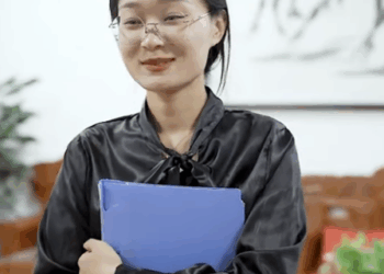 E2611001 公司总裁假扮残疾人 考验面试者人品 结果只有一个人通过 喜人娜娜 part2