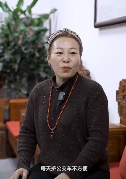 E2711003 女同事吃棗被噎危在旦夕 保全採用海姆立克急救法救人卻被誤解 公司老總揭曉真相頒發獎勵 喜人娜娜 part2