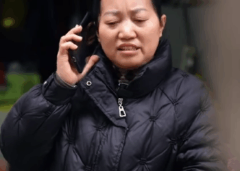 D2711004 女總裁假裝破產回家借錢 沒想到母親的態度讓她認清親情,弟弟得知真相後悔 言謹 你別走 part2