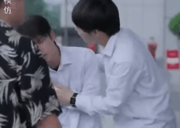 C2711002 嚣张顾客欺负新来员工 不料下一秒傻眼了 连总裁都得和他低声下气说话 陈七七 part2