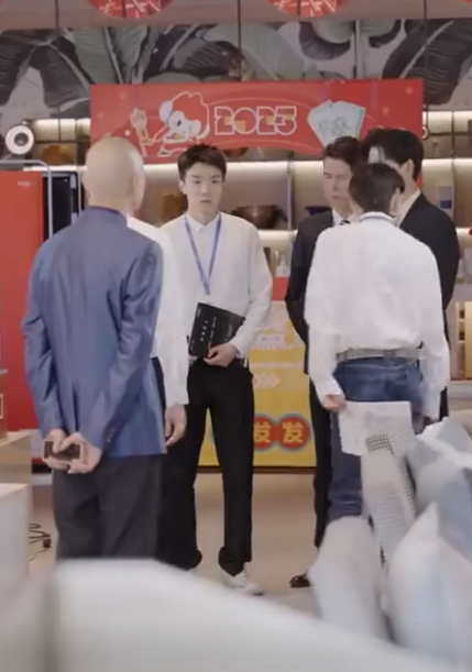 C2711003 善良小伙拾金不昧感动失主 对方竟还是自己未来老丈人 误会解除抱得美人归 捡个boss当女友大结局 #陈七七 #短剧 #捡个boss当女友 part2