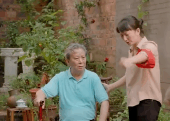 B2711001 女孩回农村帮助弱小群众 刚开始还不情愿 最后竟爱上了这份工作 立夏有力 part2