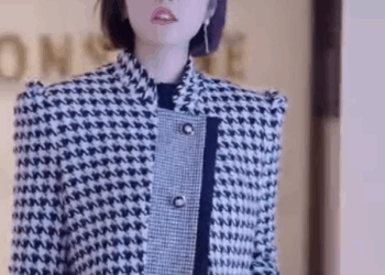 C0711002 房产女销售狗眼看人低 当客户面耍无赖让客户丢脸 可谁知客户身份不一般最后当场失业 #陈七七 #短剧 #反转 #我要上热门 part2