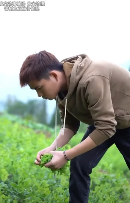 D2811004 時隔五年窮小伙衣錦還鄉 看到相愛的女孩已經成為人母 心痛萬分卻是一場誤會 part2