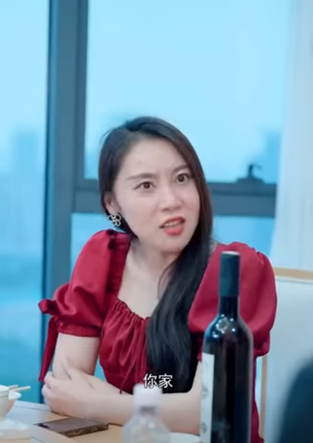 C0711001 清洁工无意间剐坏豪车 豪横车主直接抄起棍子 棍子砸下来后所有人都惊呆了 #陈七七 #短剧 #意想不到的结局 #反转 part2