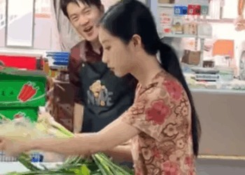 A3011002 离家创业的老公终于回来了 没想到苦苦等待的妻子在家受尽了苦 #剧情 #正能量剧情 #正能量 #万万没想到 #反转 #短剧 part2