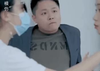 C3011002 董事长假扮客人视察酒店 却遭到嚣张经理羞辱 霸道董事长一句话保洁成了经理 #陈七七 #反转 #霸道总裁 part2