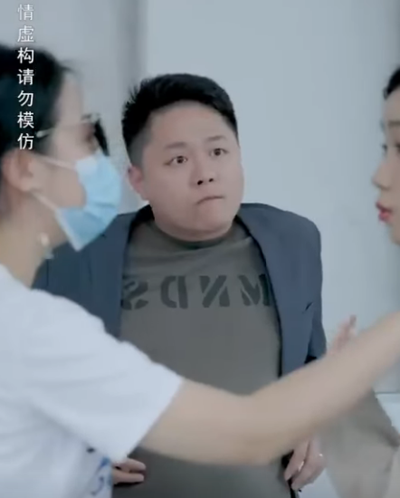 C3011002 董事长假扮客人视察酒店 却遭到嚣张经理羞辱 霸道董事长一句话保洁成了经理 #陈七七 #反转 #霸道总裁 part2