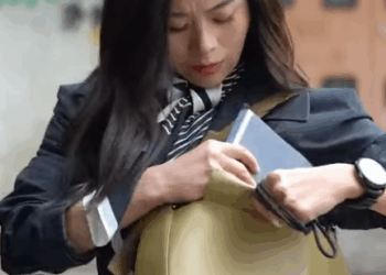 D3011005 窮小子的舉手之勞 女總裁找到了曾經的青梅竹馬 原以為會錯過走到頭還是他 言謹 你別走 part2