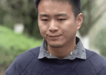 D3011004 窮小夥擺攤供女友讀書 八年後女總裁回歸 他們還能相愛嗎 言謹 你別走 part2