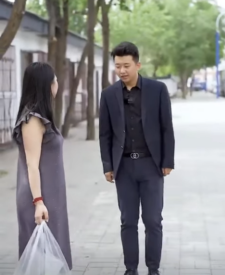 E2911003 男人欺負賣菜的小販 女友看到後果斷分手 從小事見人品 #drama #善良 part2