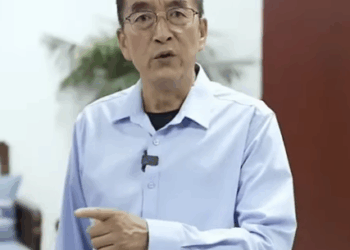 E2911004 清潔工面試被經理刁難 新來實習生為清潔工說話被 穿小鞋 清潔工亮出董事長身份直接開除經理 part2